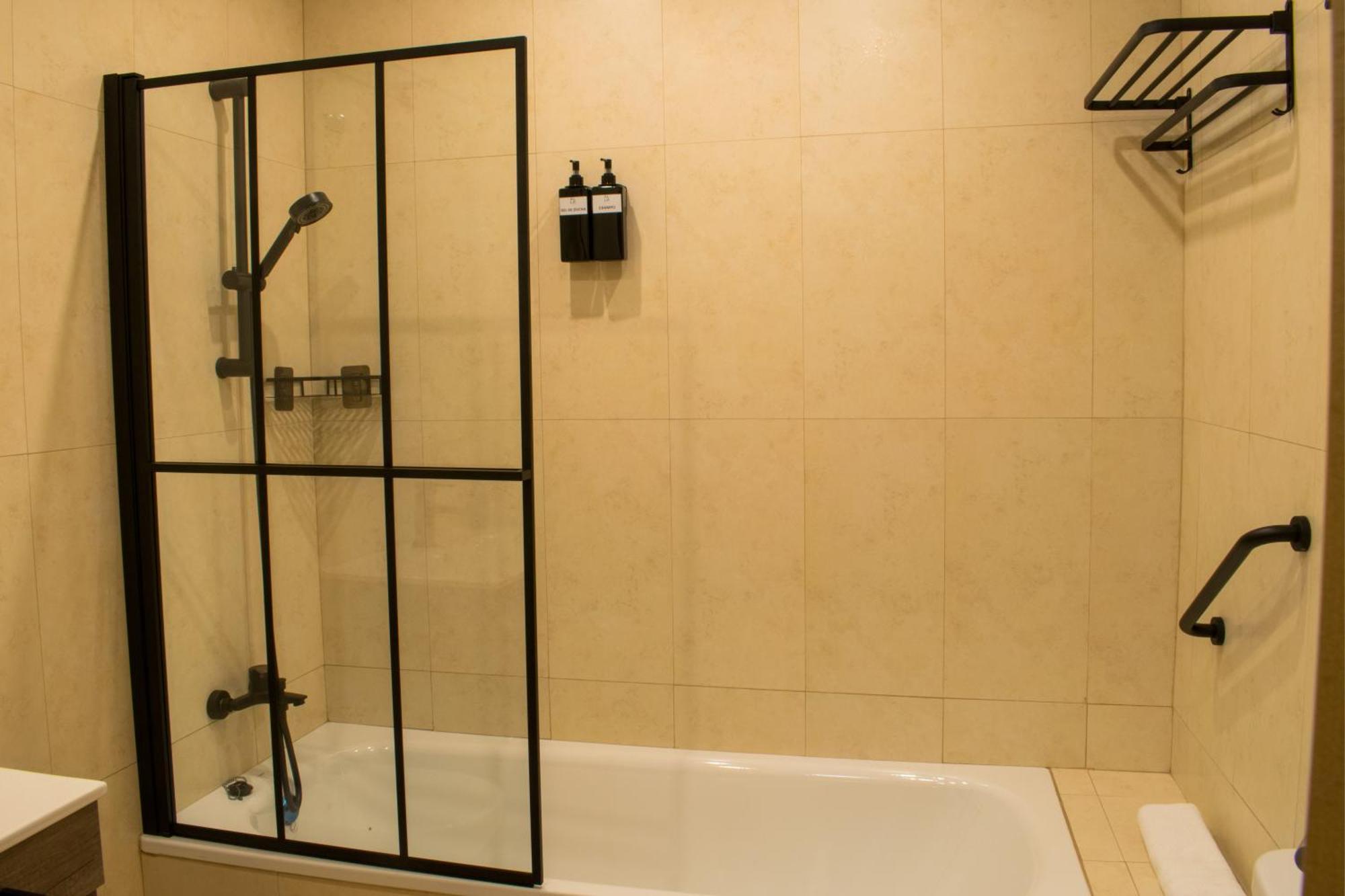 Allo Apartments Caballeros II Centro 1 Habitacion 헤레스 외부 사진